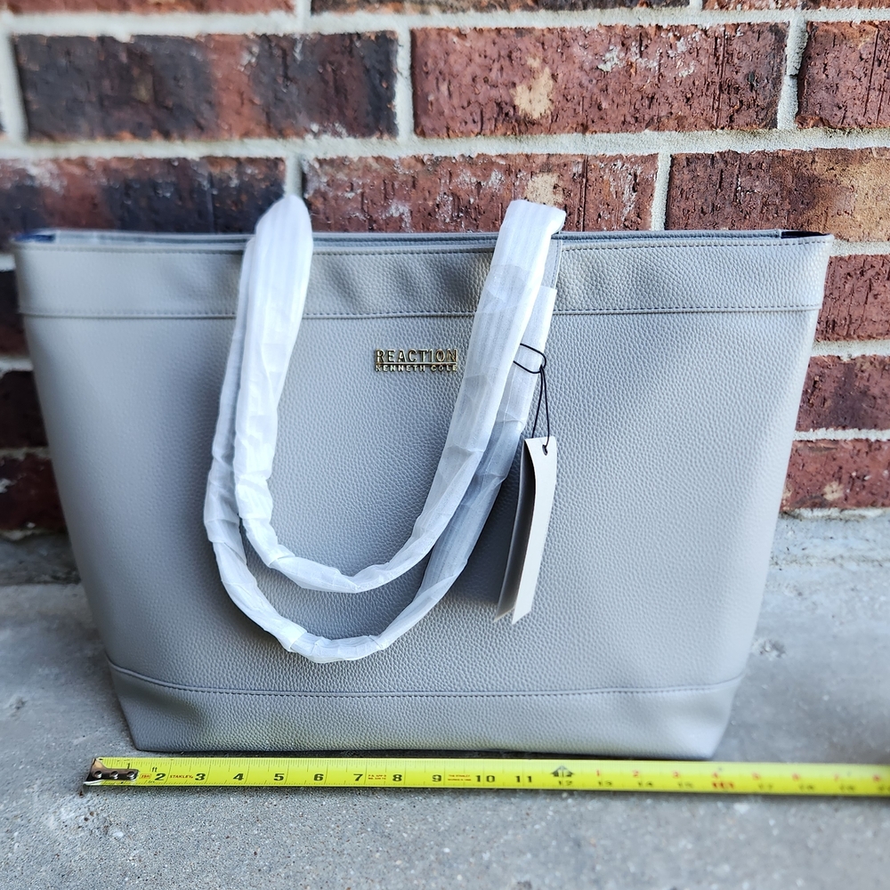Kenneth Cole Reaction Light Gray Messenger/Laptop Bag